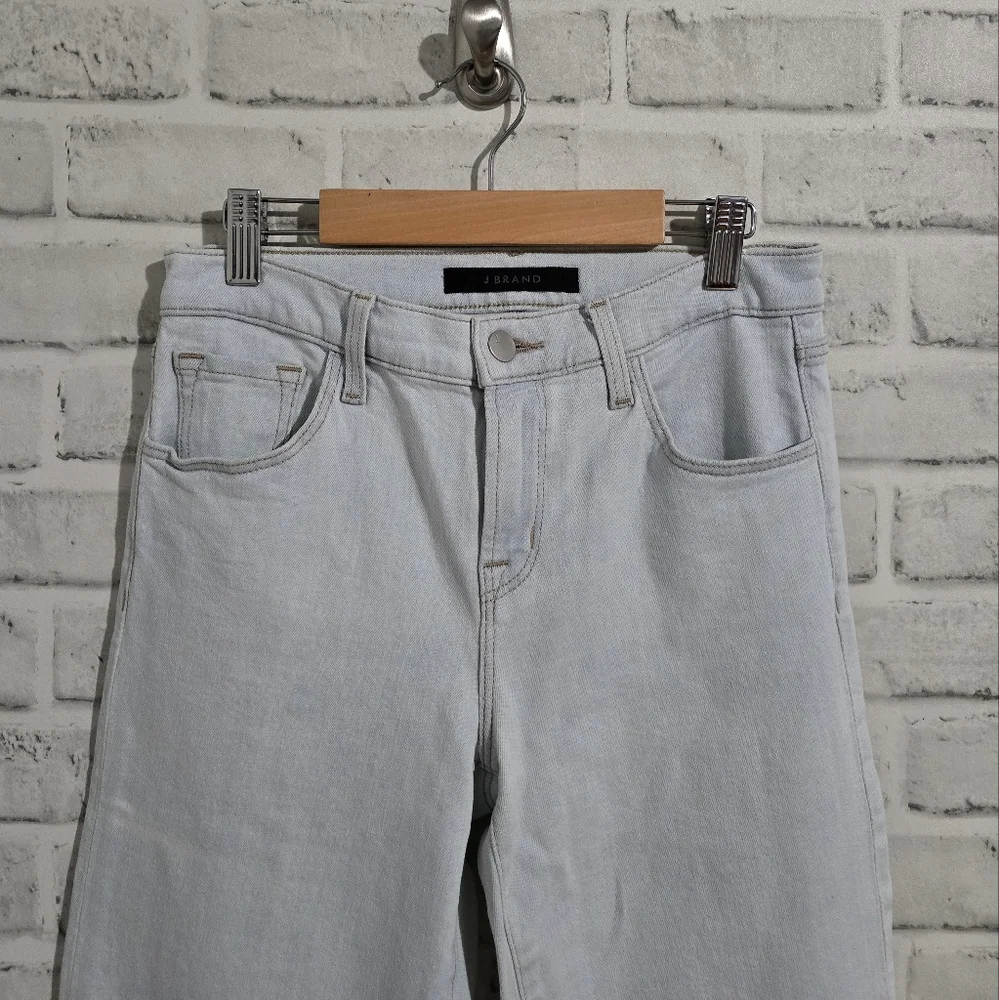 NEW J Brand Adele‎ Midrise Straight Jean Visionary Light Wash size 26